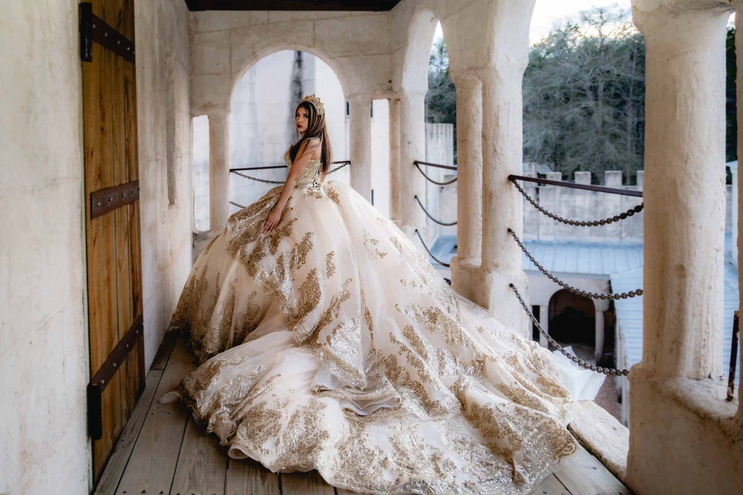 Elegancia dorada
